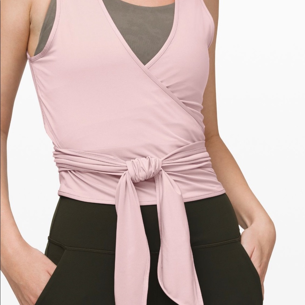 Lululemon twist me up top